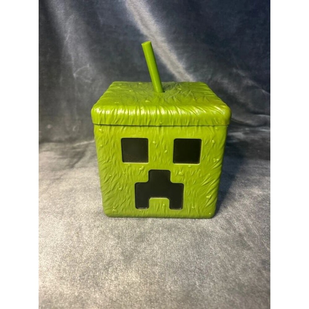 Minecraft Movie Creeper Drink Cup Regal Cinemas Exclusive 5” squared NEW! #350